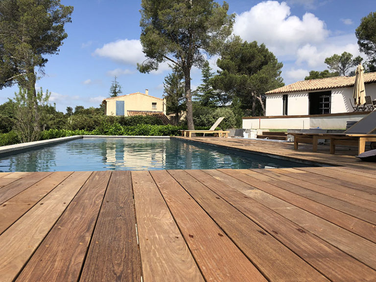 Réalisation de piscine. Planète Eau Piscines, Construction, Rénovation, Entretien. Artisan pisciniste sur Aix en Provence et ses alentours.