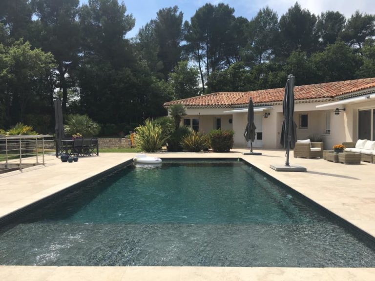 Piscine et terrasse moderne