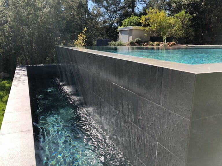 Débordement Piscine Luxe Aix en Provence